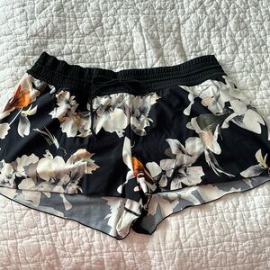 Athleta Swim Shorts Size Large